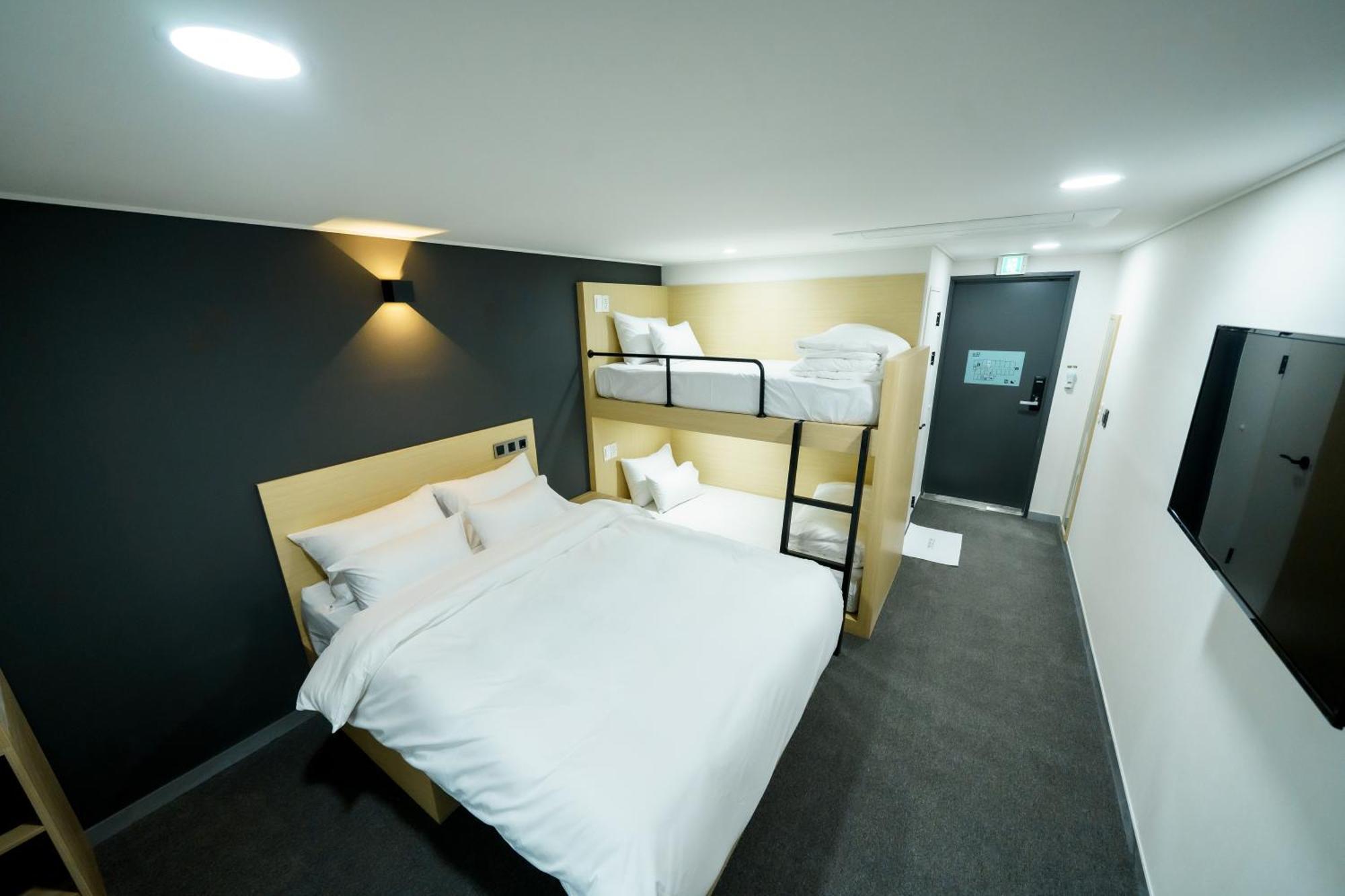The Stay Hue Myeongdong Сеул Екстер'єр фото
