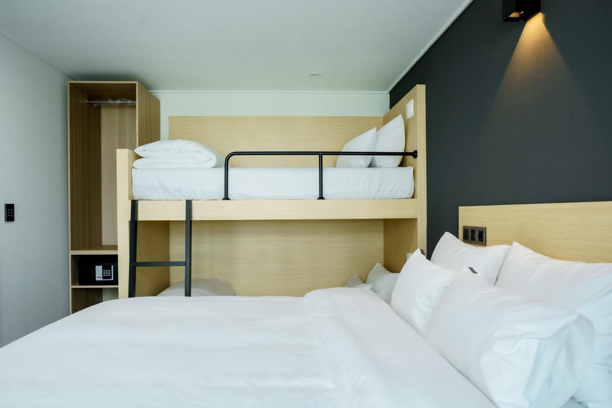 The Stay Hue Myeongdong Сеул Екстер'єр фото