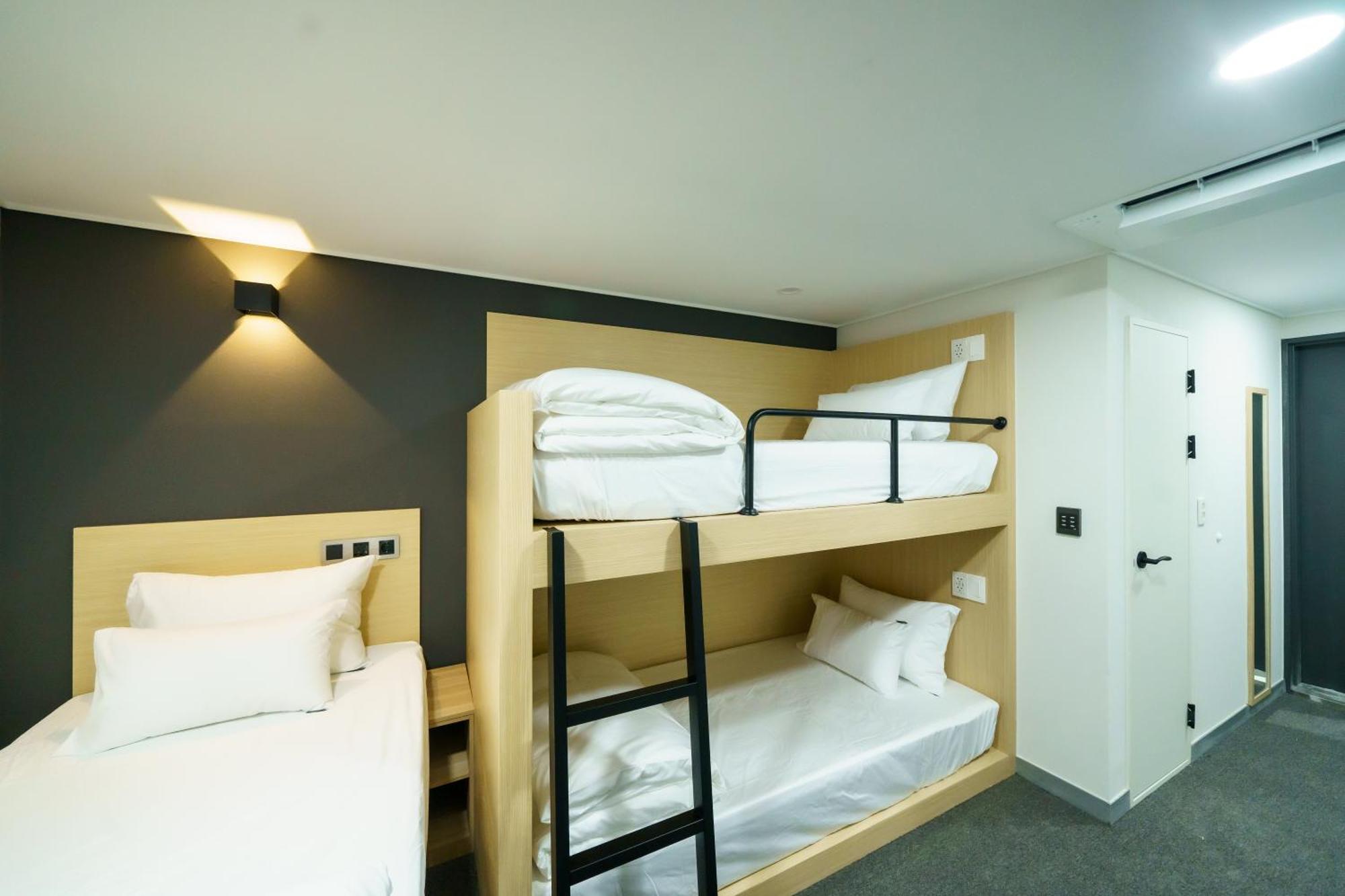 The Stay Hue Myeongdong Сеул Екстер'єр фото
