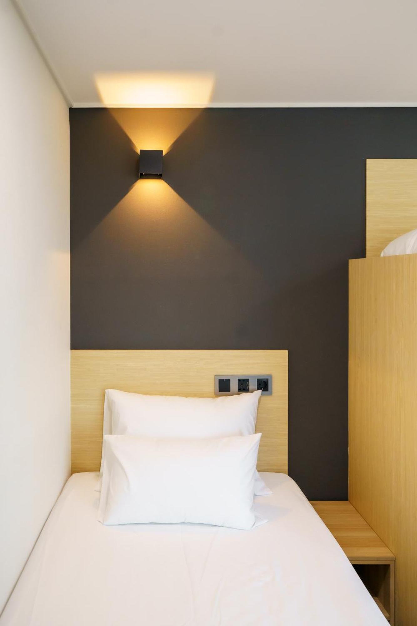 The Stay Hue Myeongdong Сеул Екстер'єр фото