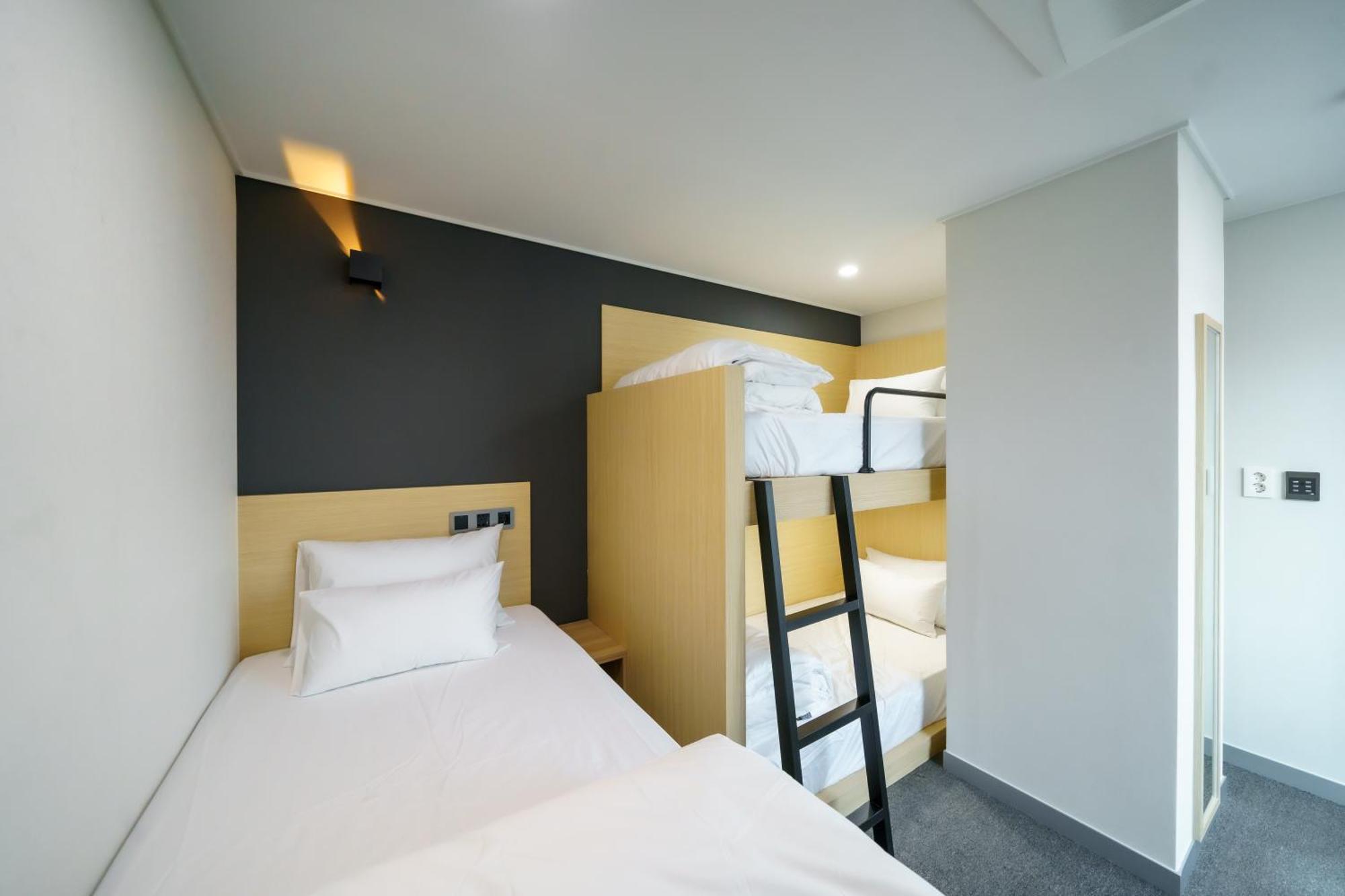 The Stay Hue Myeongdong Сеул Екстер'єр фото
