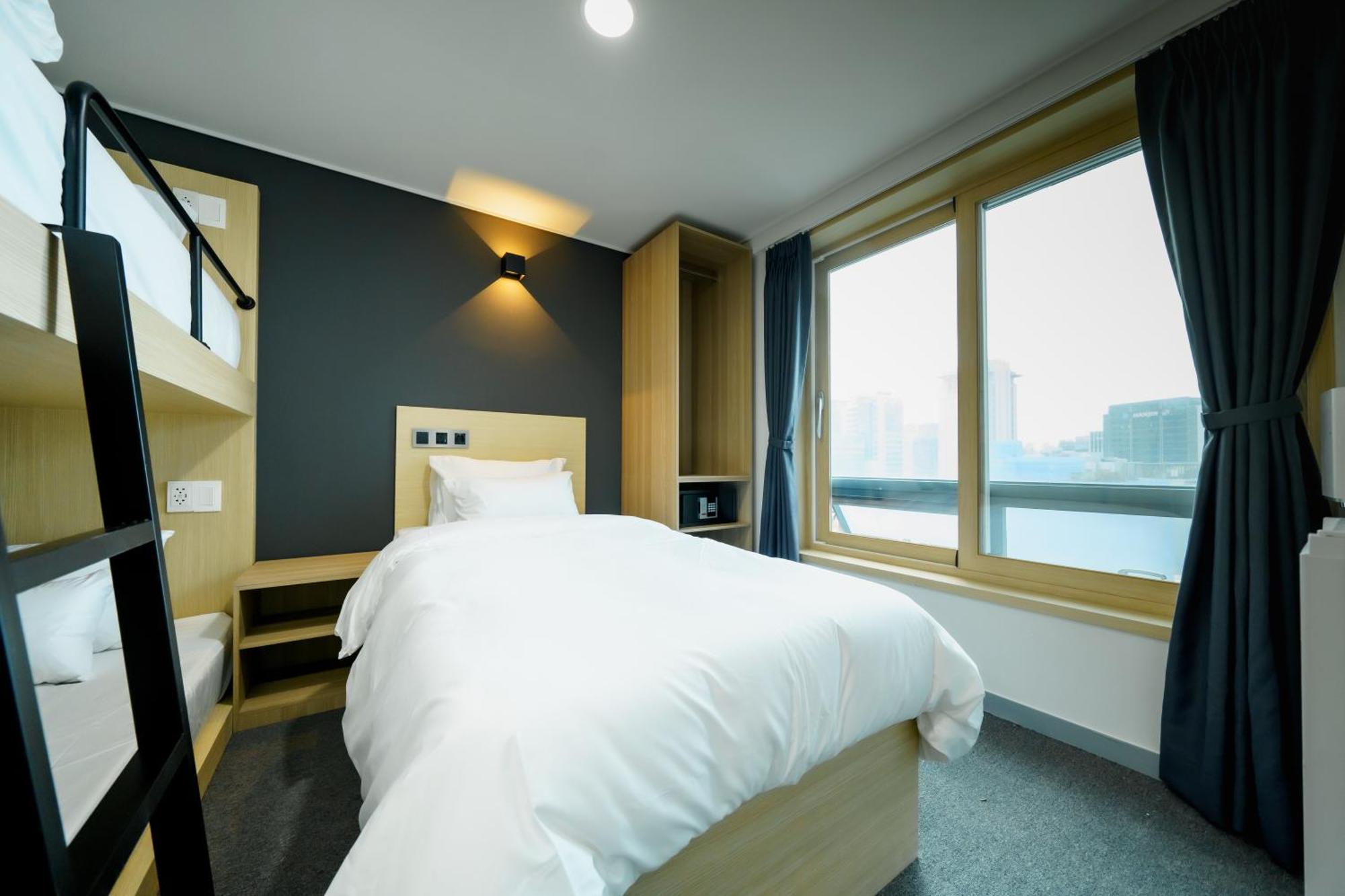 The Stay Hue Myeongdong Сеул Екстер'єр фото